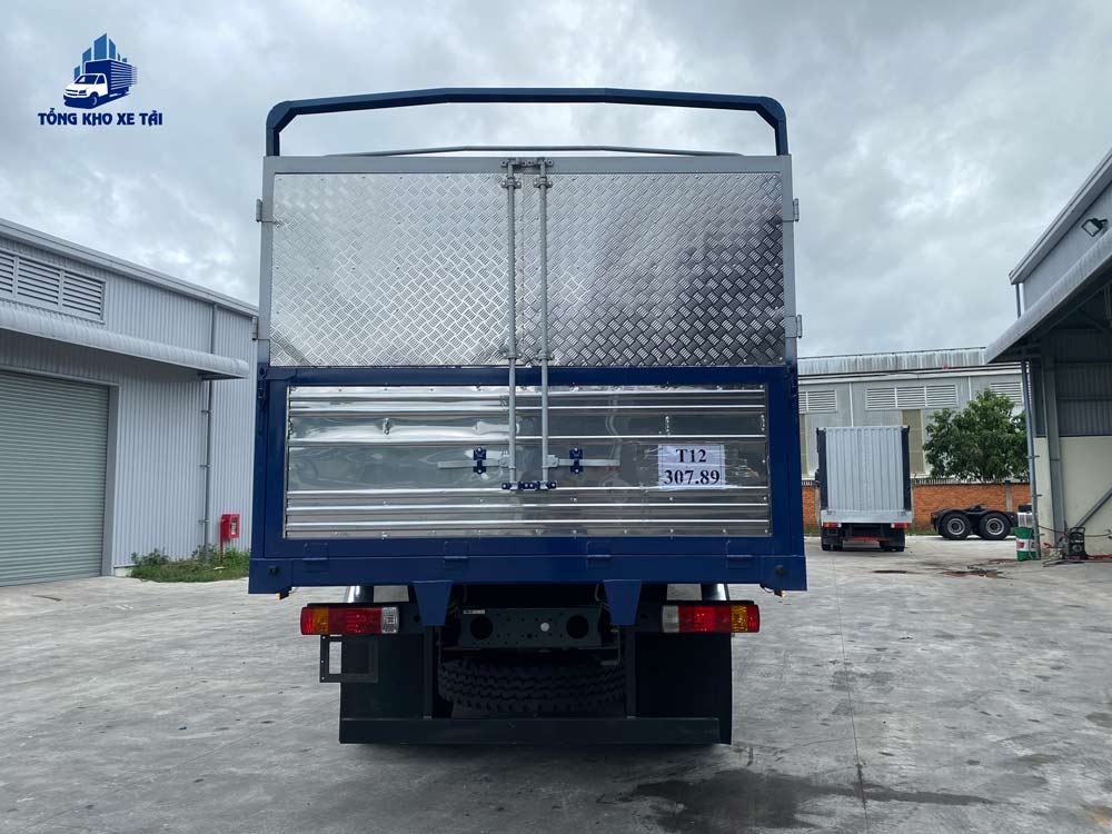 XE TẢI 4 CHÂN CHENGLONG H7 400HP THÙNG MUI BẠT 9.7M